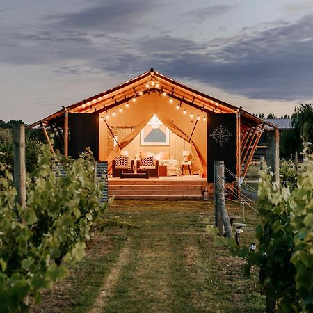 Villas & Vines Glamping Hastings Luaran gambar