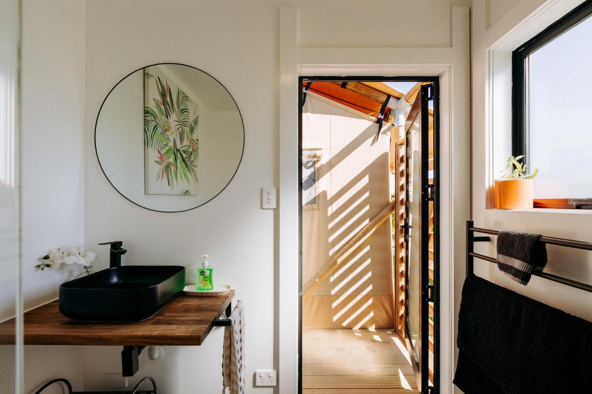 Villas & Vines Glamping Hastings Luaran gambar