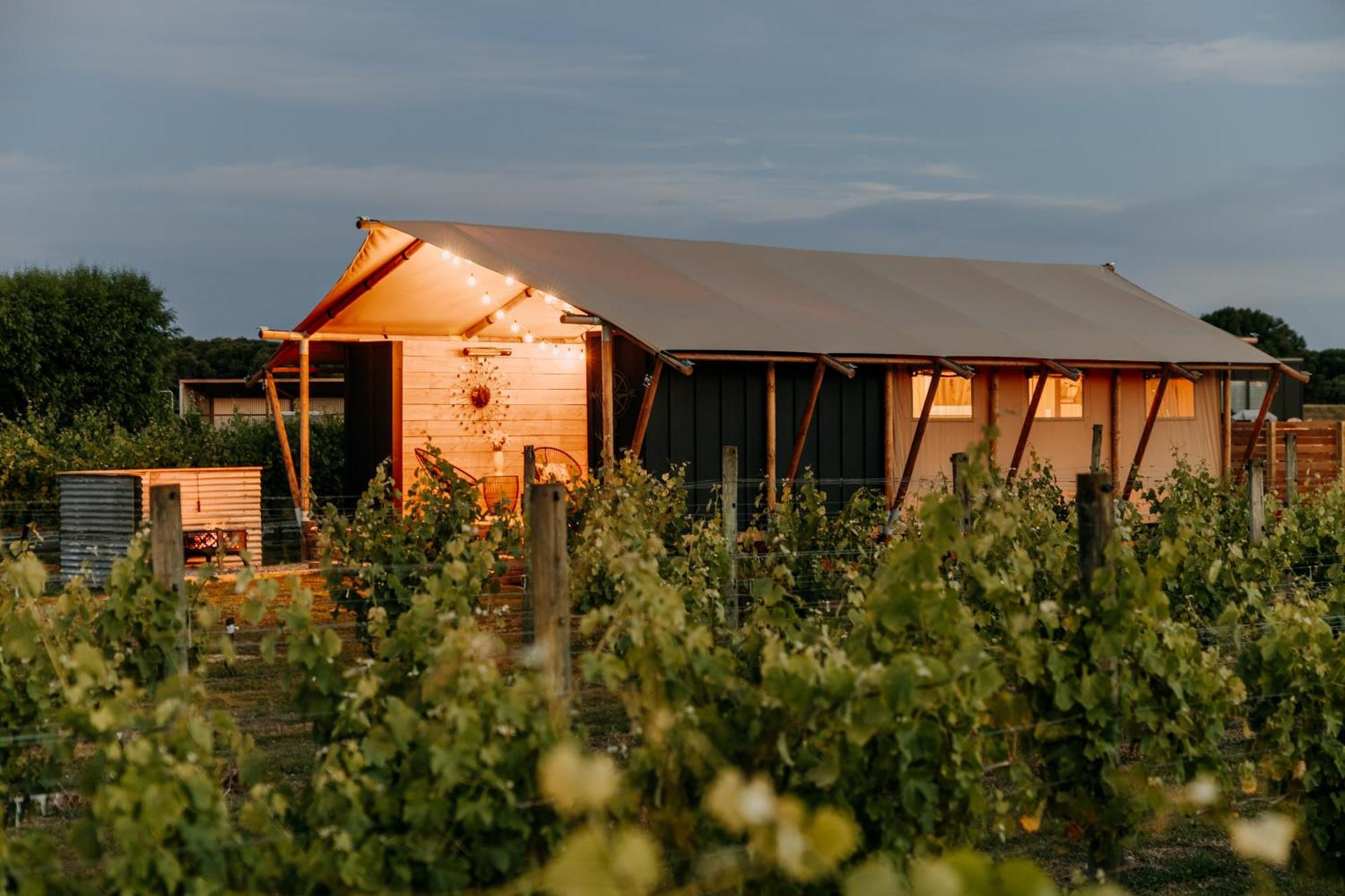 Villas & Vines Glamping Hastings Luaran gambar